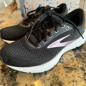 Brooks Women’s Shoes - Size 8